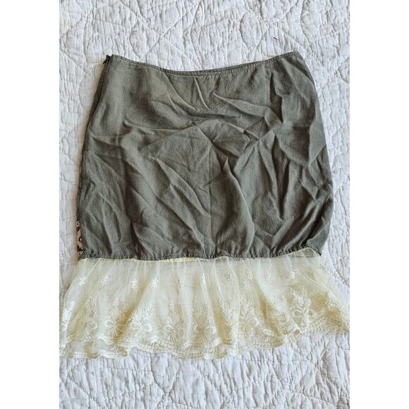 Umgee Lace Hem Embroidered Birds and‎ Floral Artsy Mini Skirt Women Size M Olive - Picture 4 of 5